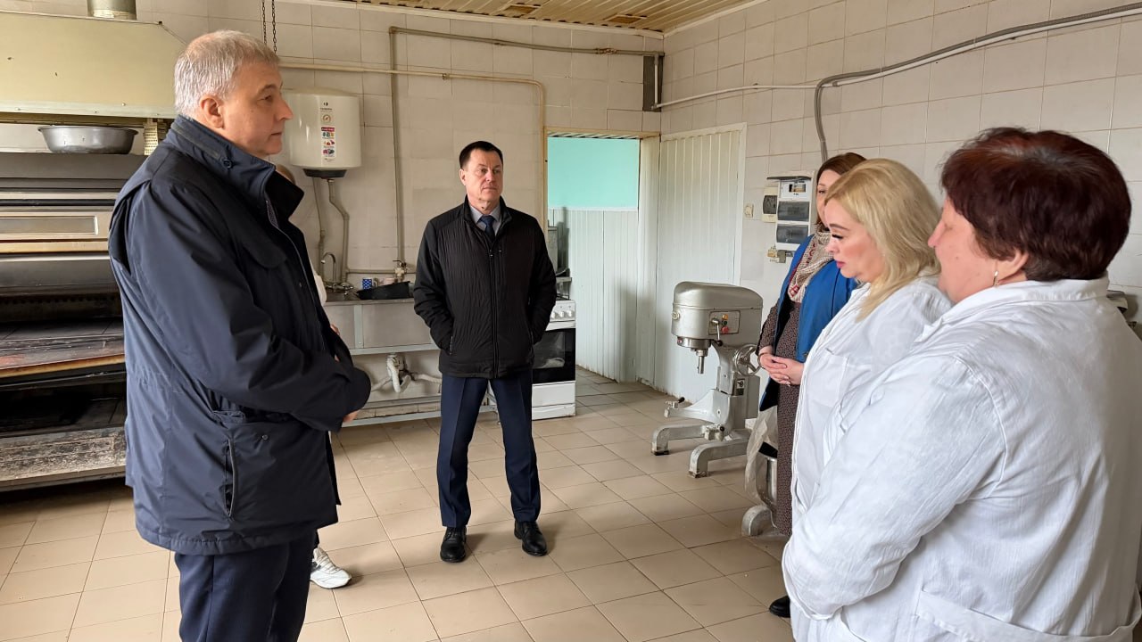 Заместитель губернатора Курской области Сергей Фофанов с рабочим визитом посетил Пристенский район Заместитель губернатора Курской области Сергей Фофанов с рабочим визитом посетил Пристенский район