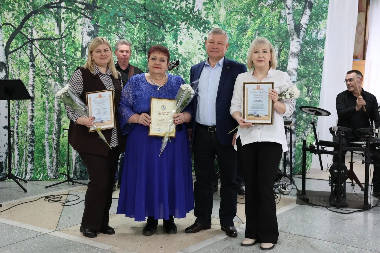 Александр Фролков: 27 марта в Железногорском культурно - досуговом центре прошло торжественное мероприятие, посвященное профессиональному празднику работников культуры Александр Фролков: 27 марта в Железногорском культурно - досуговом центре прошло торжественное мероприятие, посвященное профессиональному празднику работников культуры