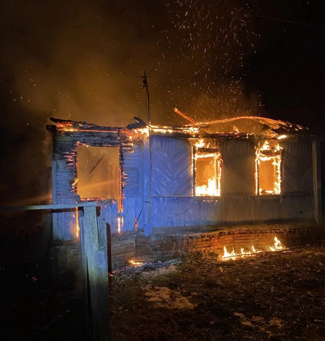 Под Курском сгорел жилой дом