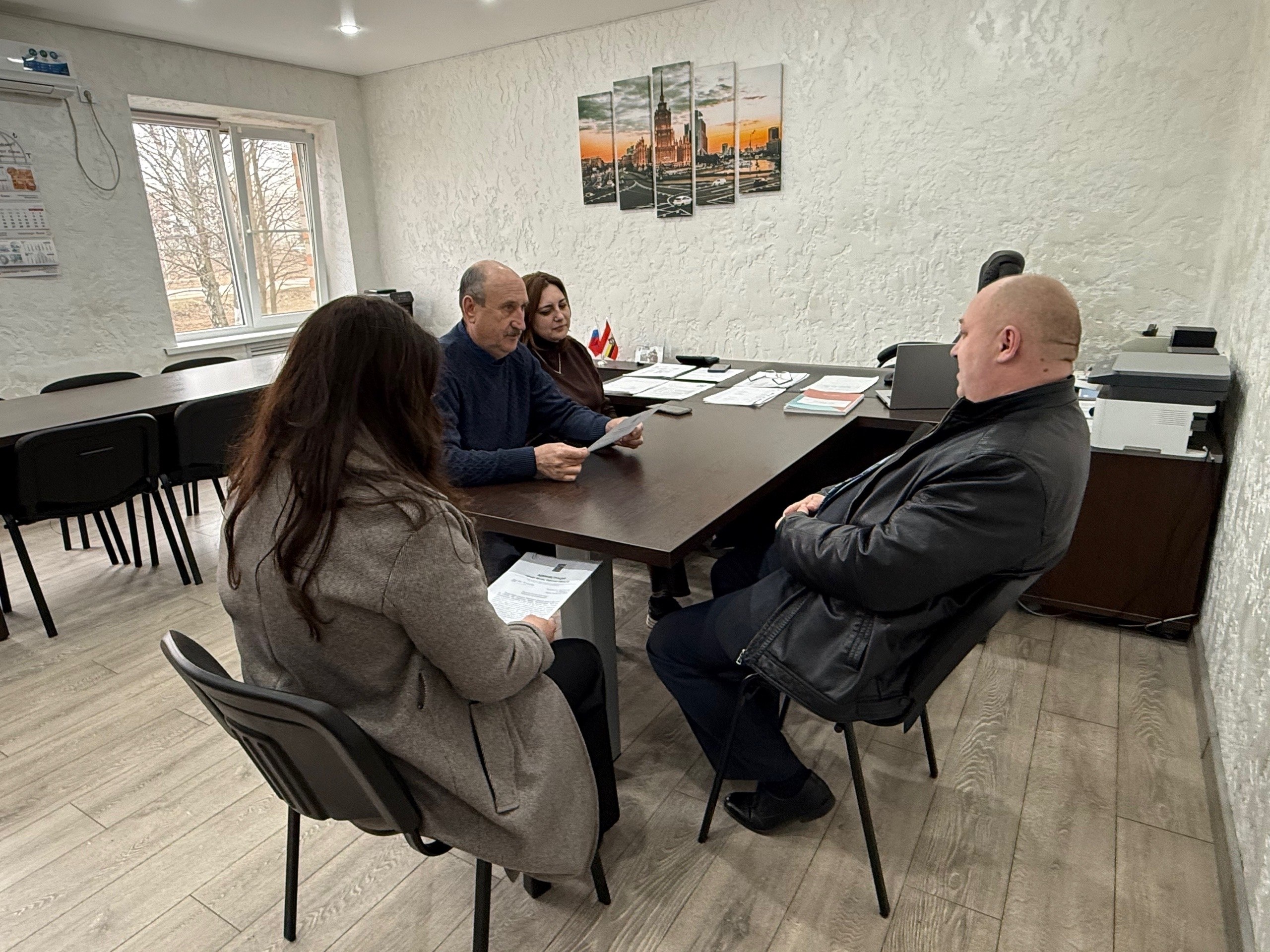 Глава города провёл рабочую встречу с руководителями предприятий въездной зоны Глава города провёл рабочую встречу с руководителями предприятий въездной зоны