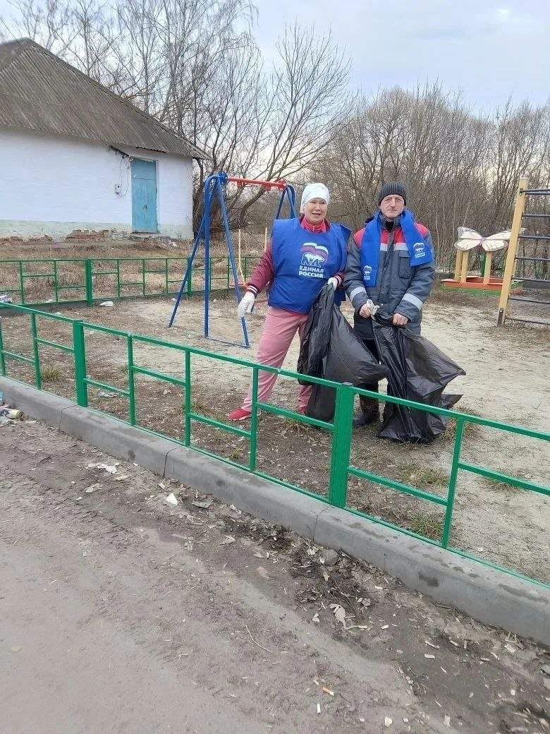 Курские партийцы присоединились к субботникам Курские партийцы присоединились к субботникам