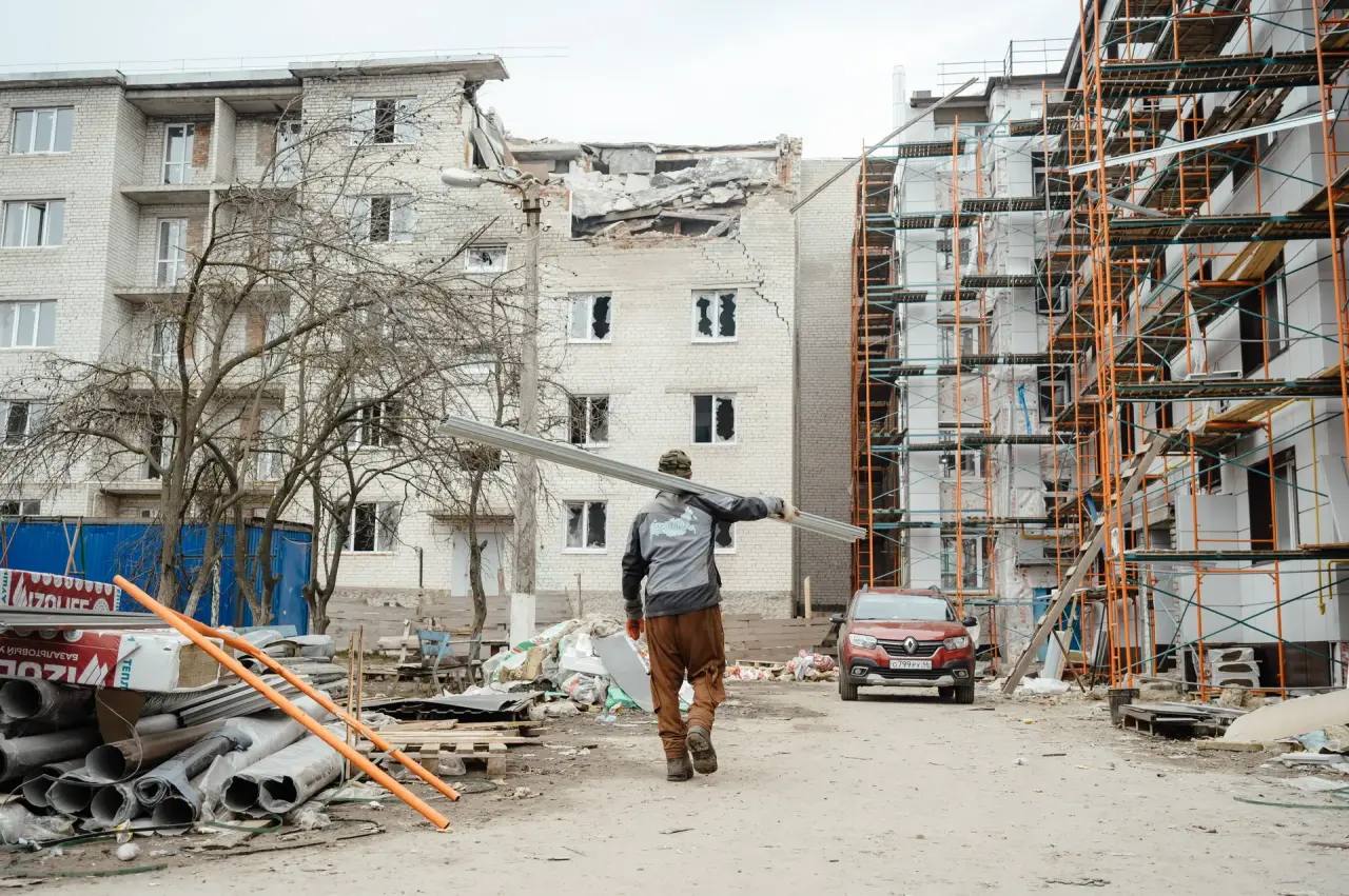 Александр Хинштейн: Сегодня по моему поручению министр восстановления, развития приграничья и строительства Курской области Светлана Дроздова проинспектировала ход восстановления многоквартирного дома в Льгове Александр Хинштейн: Сегодня по моему поручению министр восстановления, развития приграничья и строительства Курской области Светлана Дроздова проинспектировала ход восстановления многоквартирного дома в Льгове