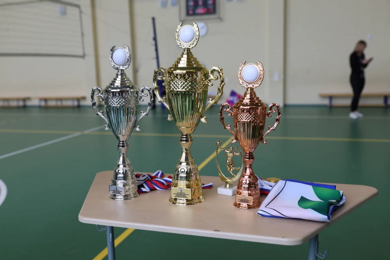 Курске завершился один из самых ярких этапов спартакиады работников образования — финальные игры по волейболу среди общеобразовательных учреждений Курске завершился один из самых ярких этапов спартакиады работников образования — финальные игры по волейболу среди общеобразовательных учреждений