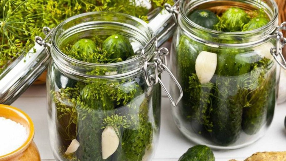 Секреты консервирования: как добиться идеальных огурцов и рассола