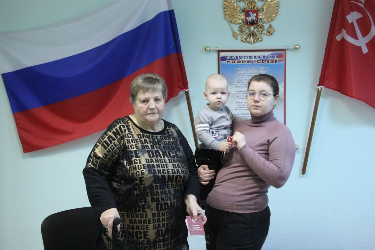 Сергей Цуканов: В Фатежском военкомате передали государственные награды родным героев спецоперации Сергей Цуканов: В Фатежском военкомате передали государственные награды родным героев спецоперации