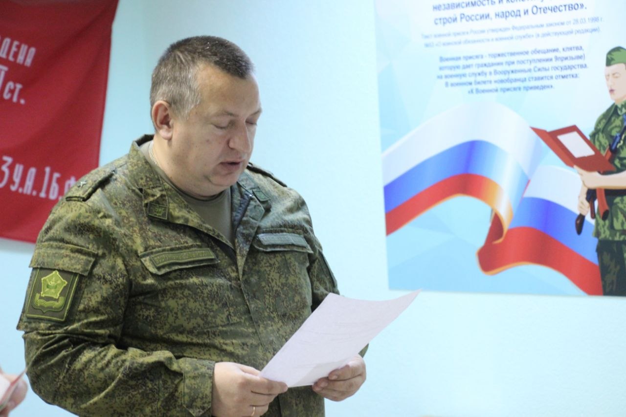 Сергей Цуканов: В Фатежском военкомате передали государственные награды родным героев спецоперации Сергей Цуканов: В Фатежском военкомате передали государственные награды родным героев спецоперации