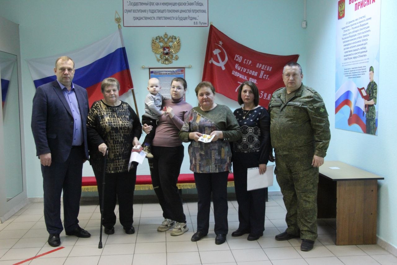 Сергей Цуканов: В Фатежском военкомате передали государственные награды родным героев спецоперации Сергей Цуканов: В Фатежском военкомате передали государственные награды родным героев спецоперации
