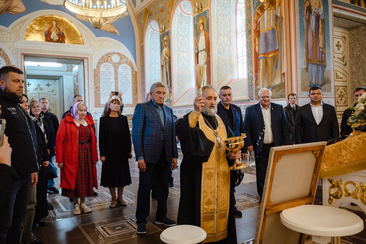 Александр Хинштейн: Дорогие друзья, всех православных поздравляю с Вербным воскресеньем! Сегодня мы отмечаем Вход Господень в Иерусалим