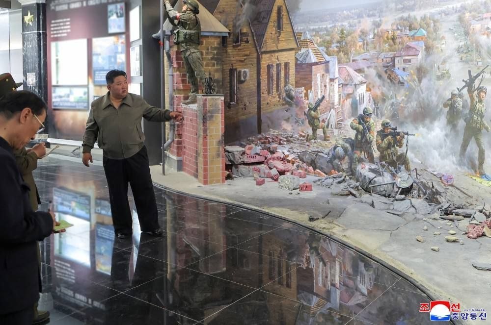 Товарищ Ким Чен Ын проинспектировал строительство музея посвященного участию войск КНДР в освобождении Курской области Товарищ Ким Чен Ын проинспектировал строительство музея посвященного участию войск КНДР в освобождении Курской области