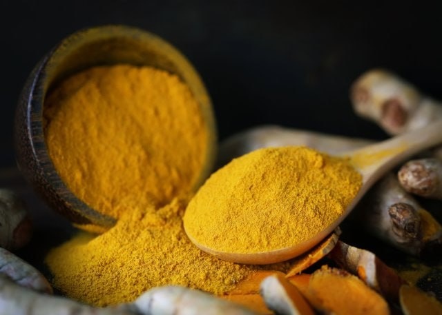 Яркие яйца на Пасху: как использовать куркуму для окрашивания