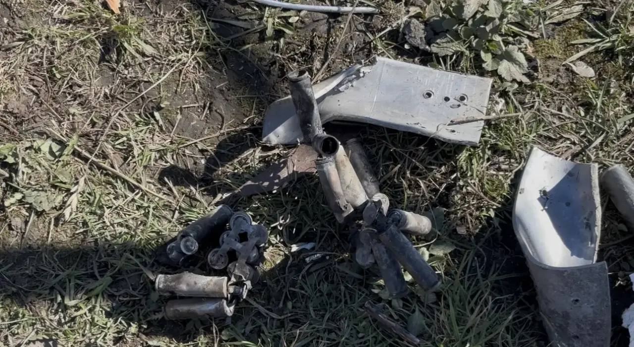 Игорь Кастюкевич: Курская область. Волонтеры лагеря «Единой России» «Курский рубеж» устраняют последствия ночной атаки со стороны ВСУ в Льговском районе Игорь Кастюкевич: Курская область. Волонтеры лагеря «Единой России» «Курский рубеж» устраняют последствия ночной атаки со стороны ВСУ в Льговском районе