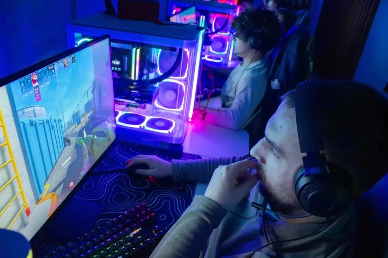 Курские студенты активно проводят время в городском молодежном центре социальных программ «Спектр» Курские студенты активно проводят время в городском молодежном центре социальных программ «Спектр»