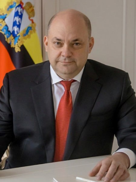 Сергей Колясников: Бывшего губернатора Курской области Алексея Смирнова приговорили к 14 годам колонии и штрафу в 400 млн рублей по делу о взятках при строительстве укреплений