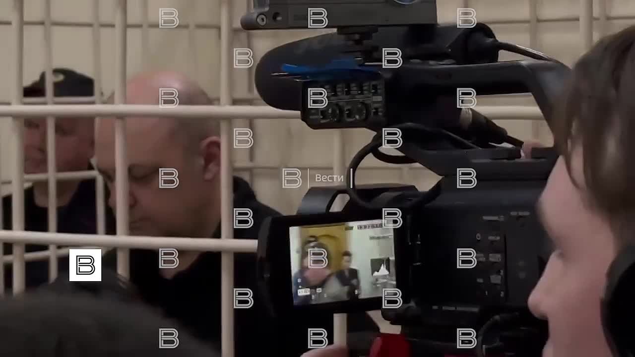 Суд лишил экс-губернатора Курской области Алексея Смирнова права занимать государственные и муниципальные должности на 10 лет, сообщает пресс-служба судов региона