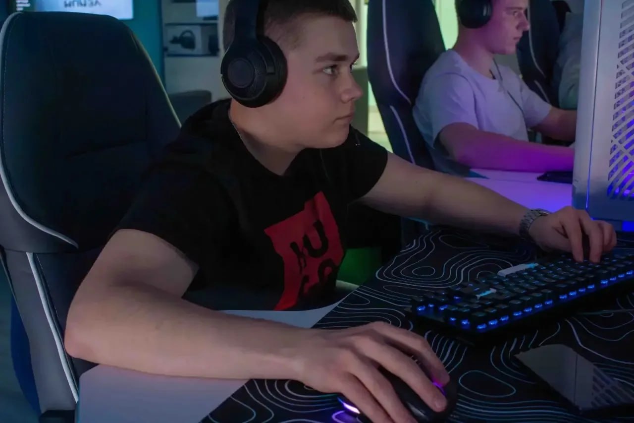 Курские студенты активно проводят время в городском молодежном центре социальных программ «Спектр» Курские студенты активно проводят время в городском молодежном центре социальных программ «Спектр»