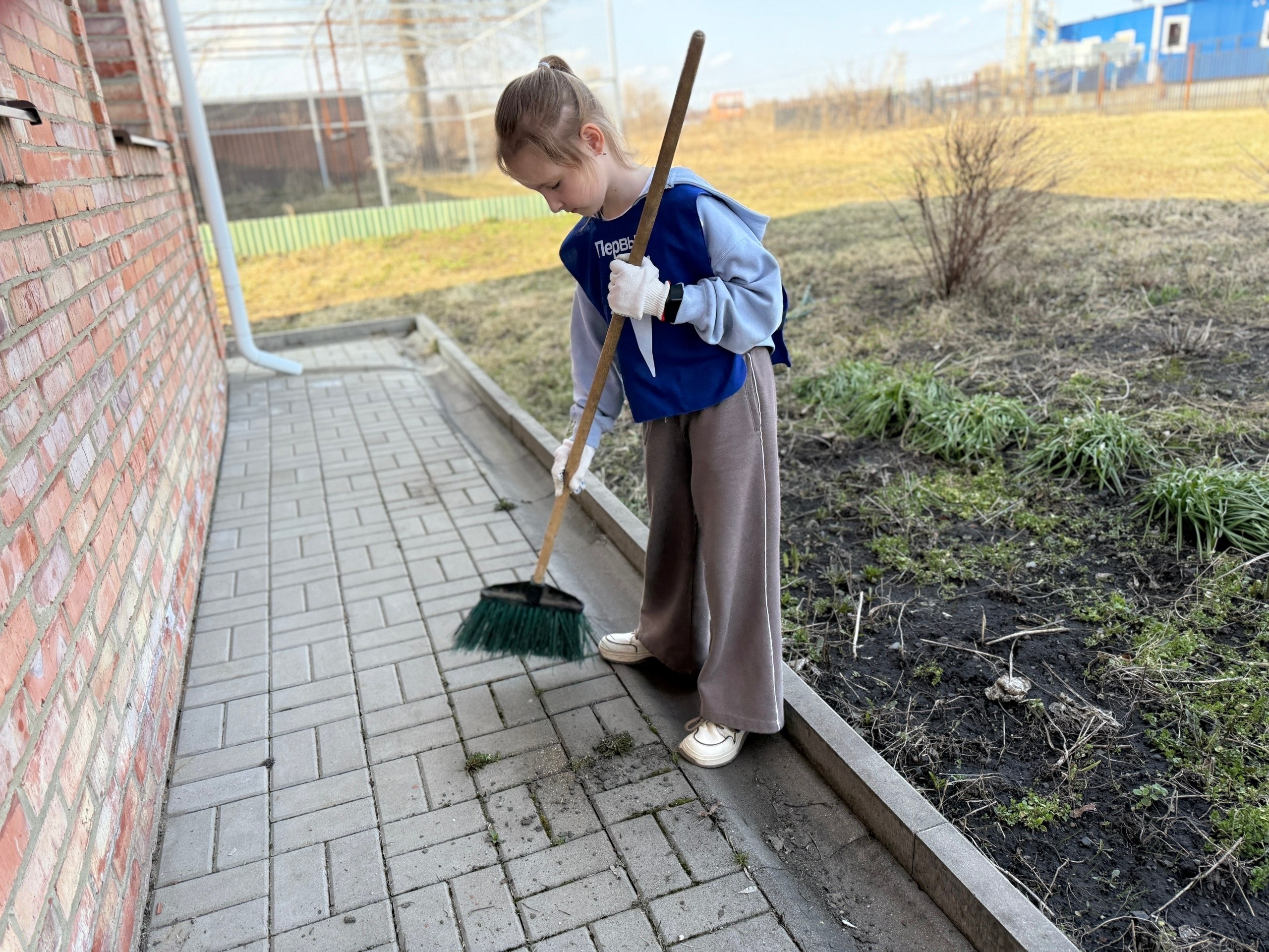 Тимуровский отряд местного отделения «Движение первых» Фатежского района посетил Архиерейское подворье в честь Святителя Луки Крымского Тимуровский отряд местного отделения «Движение первых» Фатежского района посетил Архиерейское подворье в честь Святителя Луки Крымского