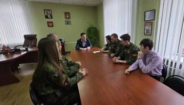 Накануне старта всероссийской акции «Вахта памяти-2026» на территории Курской области состоялась рабочая встреча с поисковым отрядом «Новое поколение» Накануне старта всероссийской акции «Вахта памяти-2026» на территории Курской области состоялась рабочая встреча с поисковым отрядом «Новое поколение»