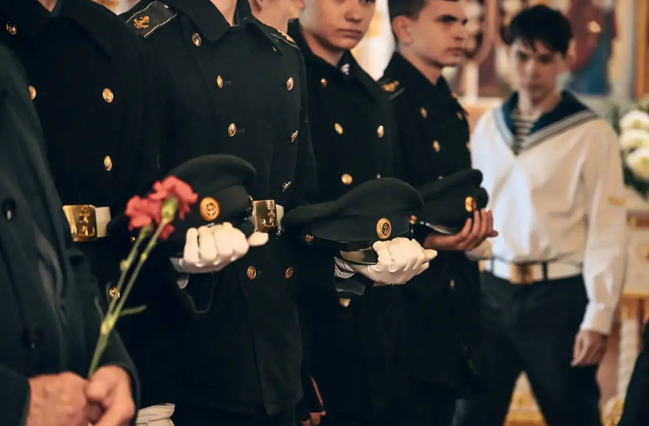 7 апреля - День памяти моряков-подводников 7 апреля - День памяти моряков-подводников