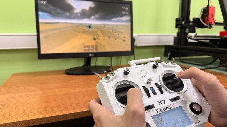 В школе №4 в рамках курсов внеурочной деятельности прошло очередное интересное событие — практическое занятие по управлению беспилотными летательными аппаратами (БПЛА) В школе №4 в рамках курсов внеурочной деятельности прошло очередное интересное событие — практическое занятие по управлению беспилотными летательными аппаратами (БПЛА)