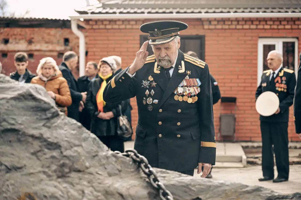 7 апреля - День памяти моряков-подводников 7 апреля - День памяти моряков-подводников