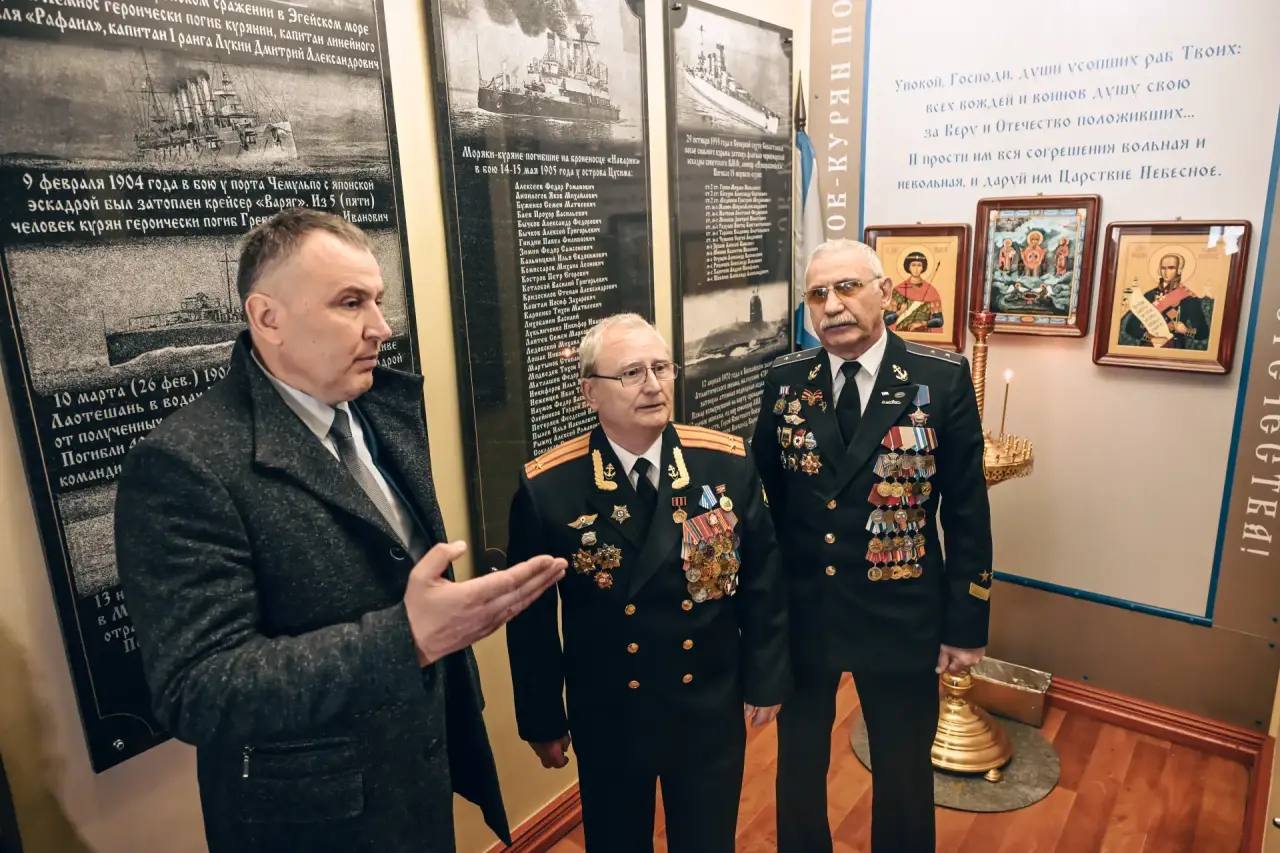 7 апреля - День памяти моряков-подводников 7 апреля - День памяти моряков-подводников