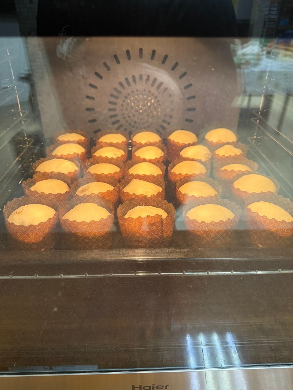 Курские волонтёры испекли 150 куличей к Пасхе Курские волонтёры испекли 150 куличей к Пасхе