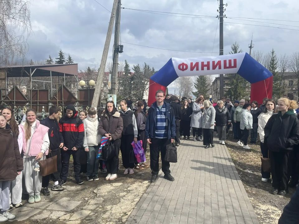 � ������ ��� �������� ��������� ���� �������� ������ ���������: "10 000 �����" ������� ������� ������!