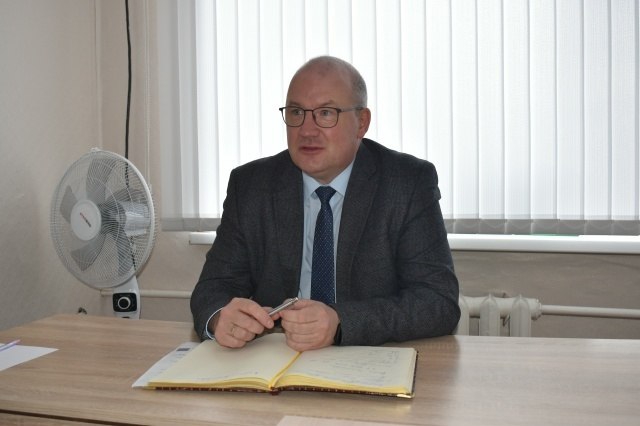 Председатель комитета правового обеспечения Курской области Эдуард Сенников провел личный прием граждан в Конышевском районе Председатель комитета правового обеспечения Курской области Эдуард Сенников провел личный прием граждан в Конышевском районе