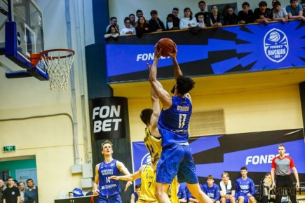 «РУСИЧИ» В ФИНАЛЕ. Курские «Русичи» уверенно выиграли полуфинальную серию против БК «Металлург-Челбаскет» и впереди их ждет борьба за «золото» с брянской «Десной»