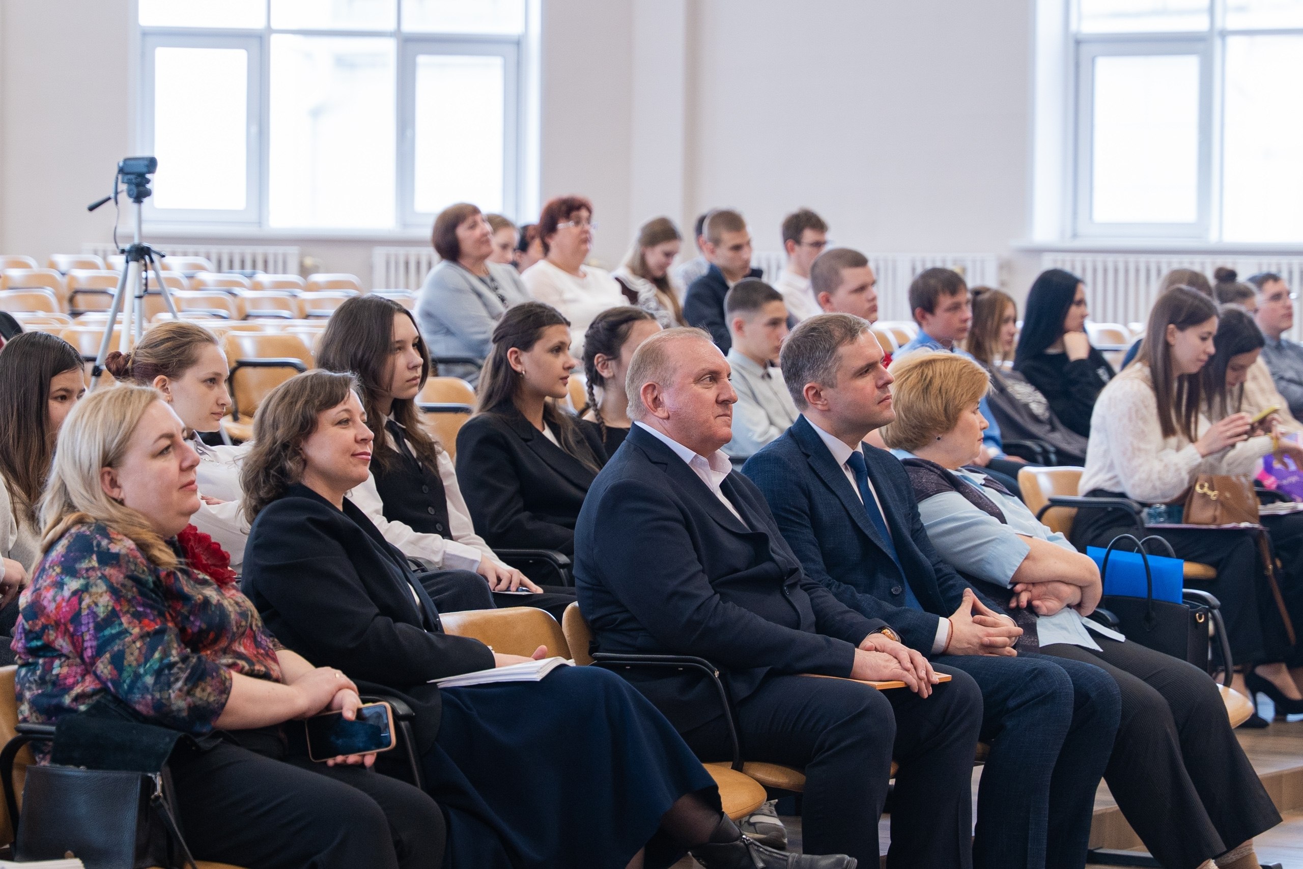 В Медвенской школе прошел "День ЮЗГУ", участниками которого стали учащиеся 9-11 классов школ нашего района В Медвенской школе прошел "День ЮЗГУ", участниками которого стали учащиеся 9-11 классов школ нашего района