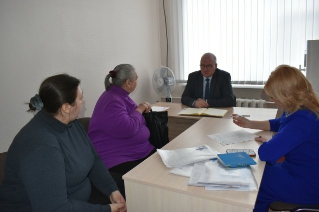 Председатель комитета правового обеспечения Курской области Эдуард Сенников провел личный прием граждан в Конышевском районе Председатель комитета правового обеспечения Курской области Эдуард Сенников провел личный прием граждан в Конышевском районе