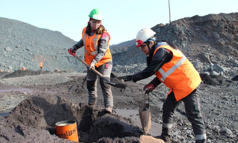 ������� ������������� ���� ����� ����������� � �������