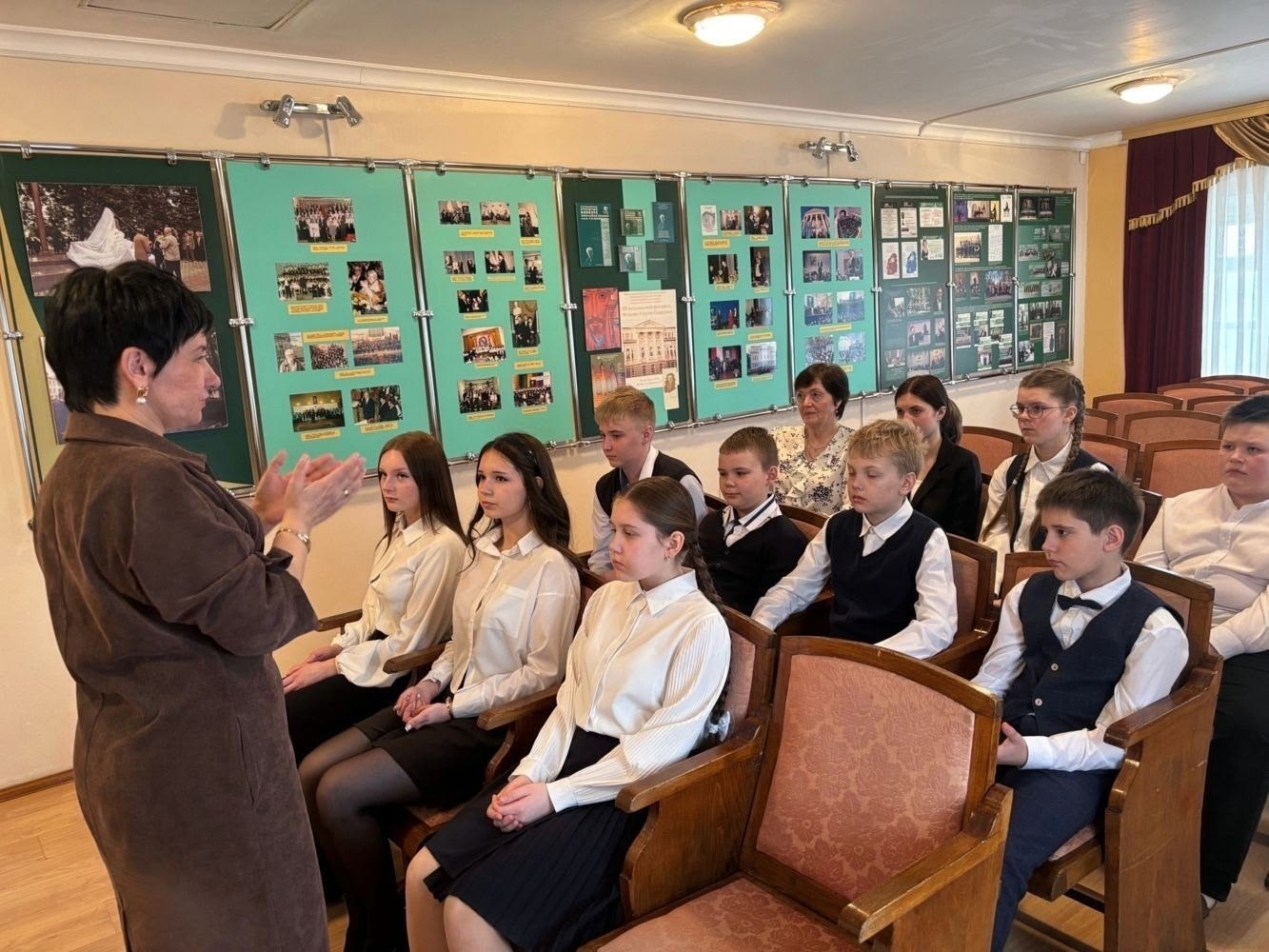 Учащиеся Фатежской школы №1, под руководством заместителя директора по воспительной работе Юлии Анатольевны Луневой, побывали в Доме-музее Георгия Свиридова Учащиеся Фатежской школы №1, под руководством заместителя директора по воспительной работе Юлии Анатольевны Луневой, побывали в Доме-музее Георгия Свиридова