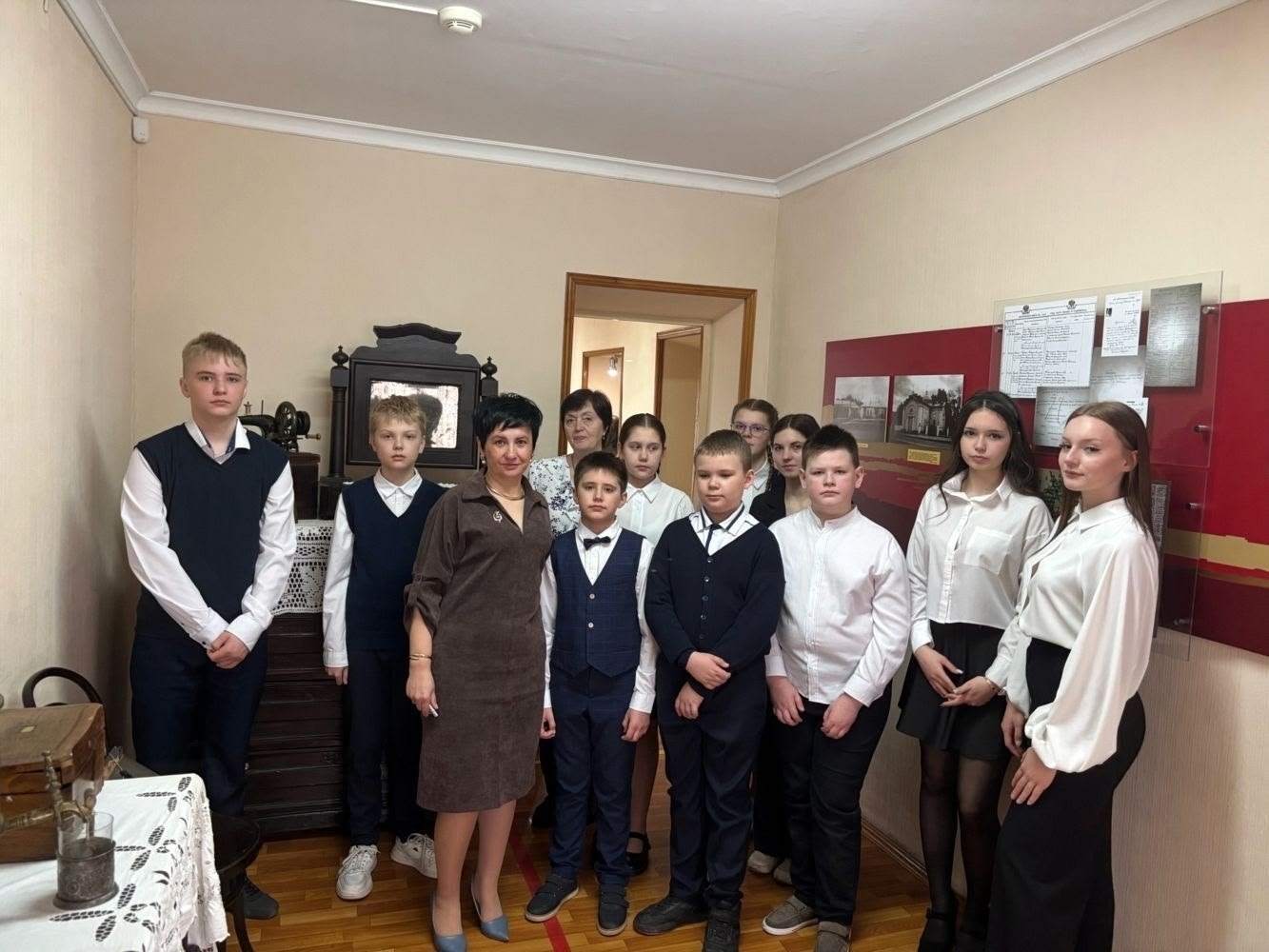 Учащиеся Фатежской школы №1, под руководством заместителя директора по воспительной работе Юлии Анатольевны Луневой, побывали в Доме-музее Георгия Свиридова Учащиеся Фатежской школы №1, под руководством заместителя директора по воспительной работе Юлии Анатольевны Луневой, побывали в Доме-музее Георгия Свиридова