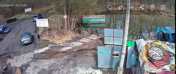 В Курске на улице Энгельса экскаватором разрушили берег реки Сейм, сообщил активист Роман Кириллов в паблике «Курский край»