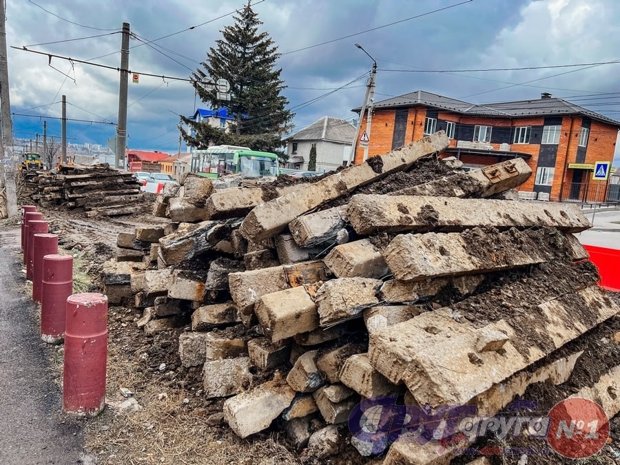 «Мовиста» начала демонтаж рельсошпальной решетки на участке трамвайной линии улице Красный Октябрь «Мовиста» начала демонтаж рельсошпальной решетки на участке трамвайной линии улице Красный Октябрь