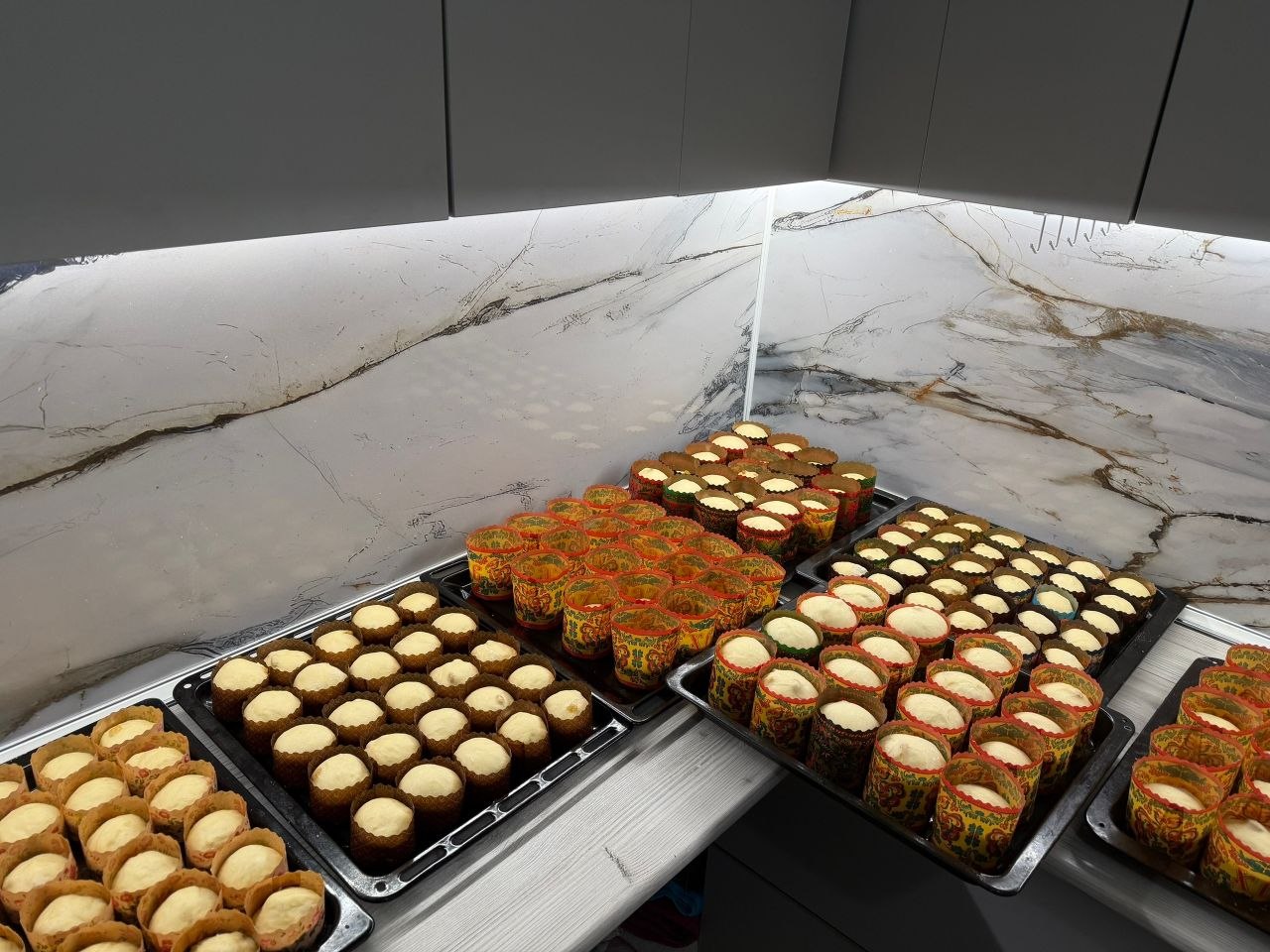 Курские волонтёры испекли 150 куличей к Пасхе