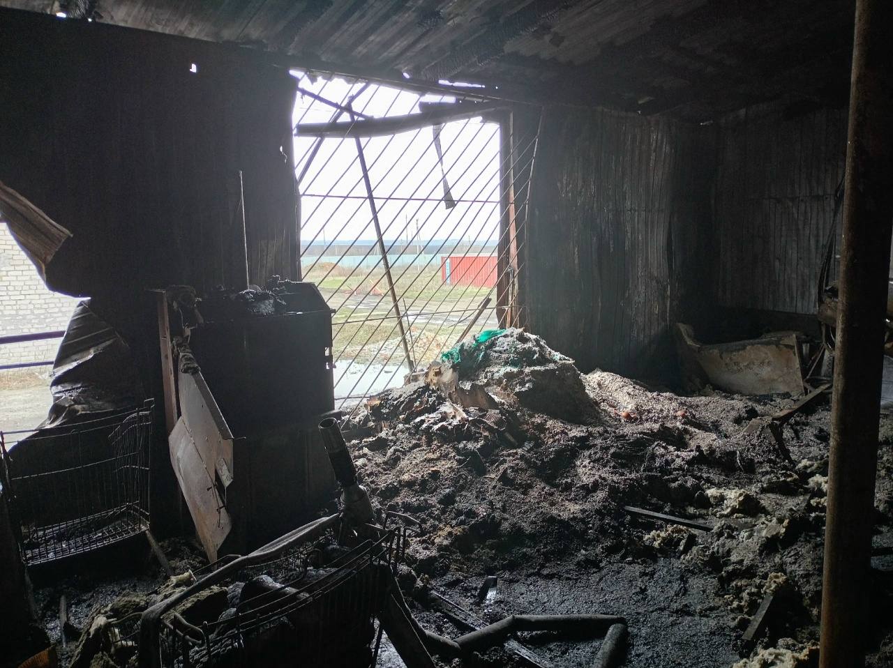 Магазин "Светофор" горел в Курской области Магазин "Светофор" горел в Курской области