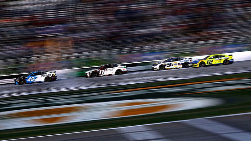 ������ ������ ���������� ������������ ������ �� NASCAR � �������