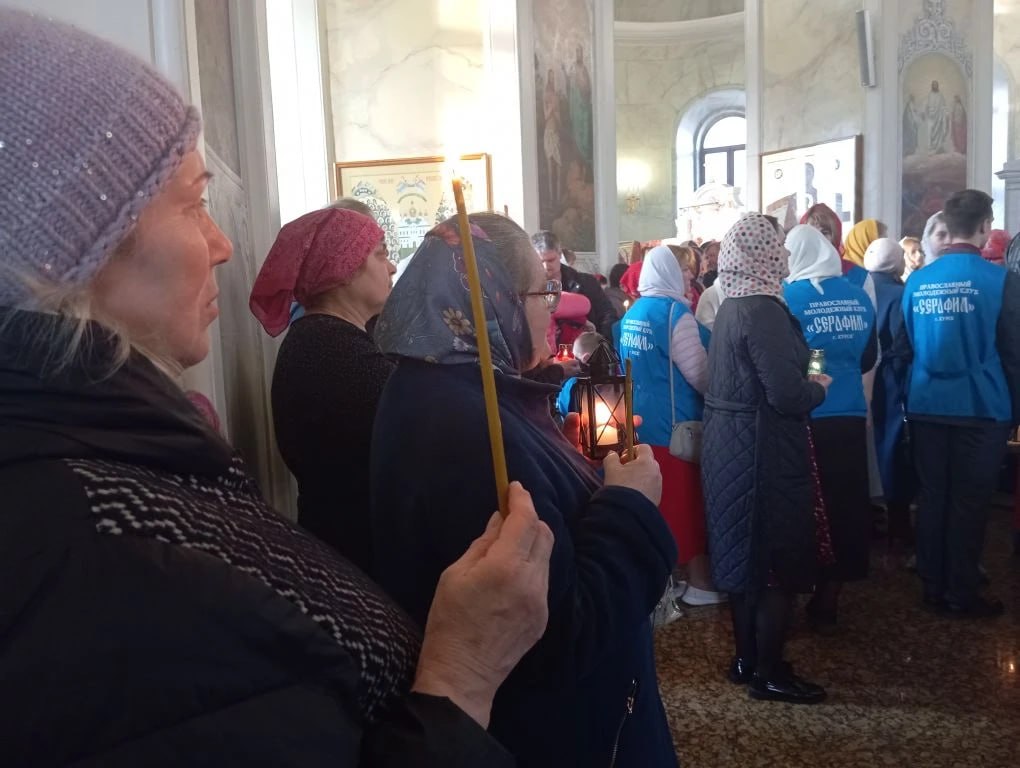 Куряне смогли получить частицу Благодатного огня из Иерусалима Куряне смогли получить частицу Благодатного огня из Иерусалима