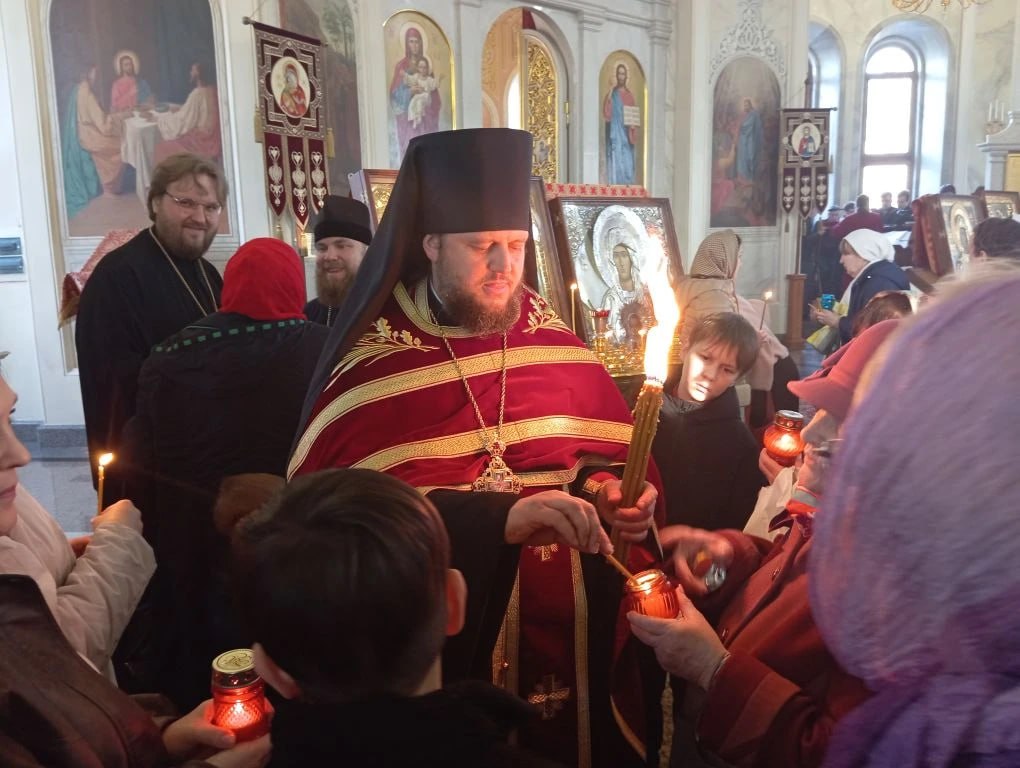 Куряне смогли получить частицу Благодатного огня из Иерусалима