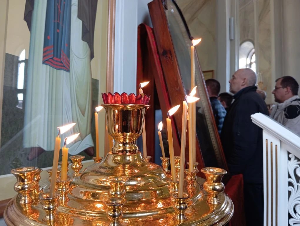 Куряне смогли получить частицу Благодатного огня из Иерусалима Куряне смогли получить частицу Благодатного огня из Иерусалима