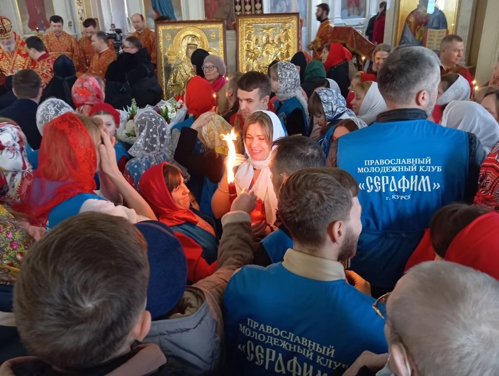 Куряне смогли получить частицу Благодатного огня из Иерусалима Куряне смогли получить частицу Благодатного огня из Иерусалима