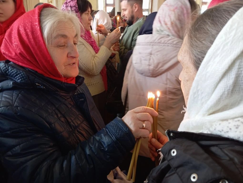 Куряне смогли получить частицу Благодатного огня из Иерусалима Куряне смогли получить частицу Благодатного огня из Иерусалима