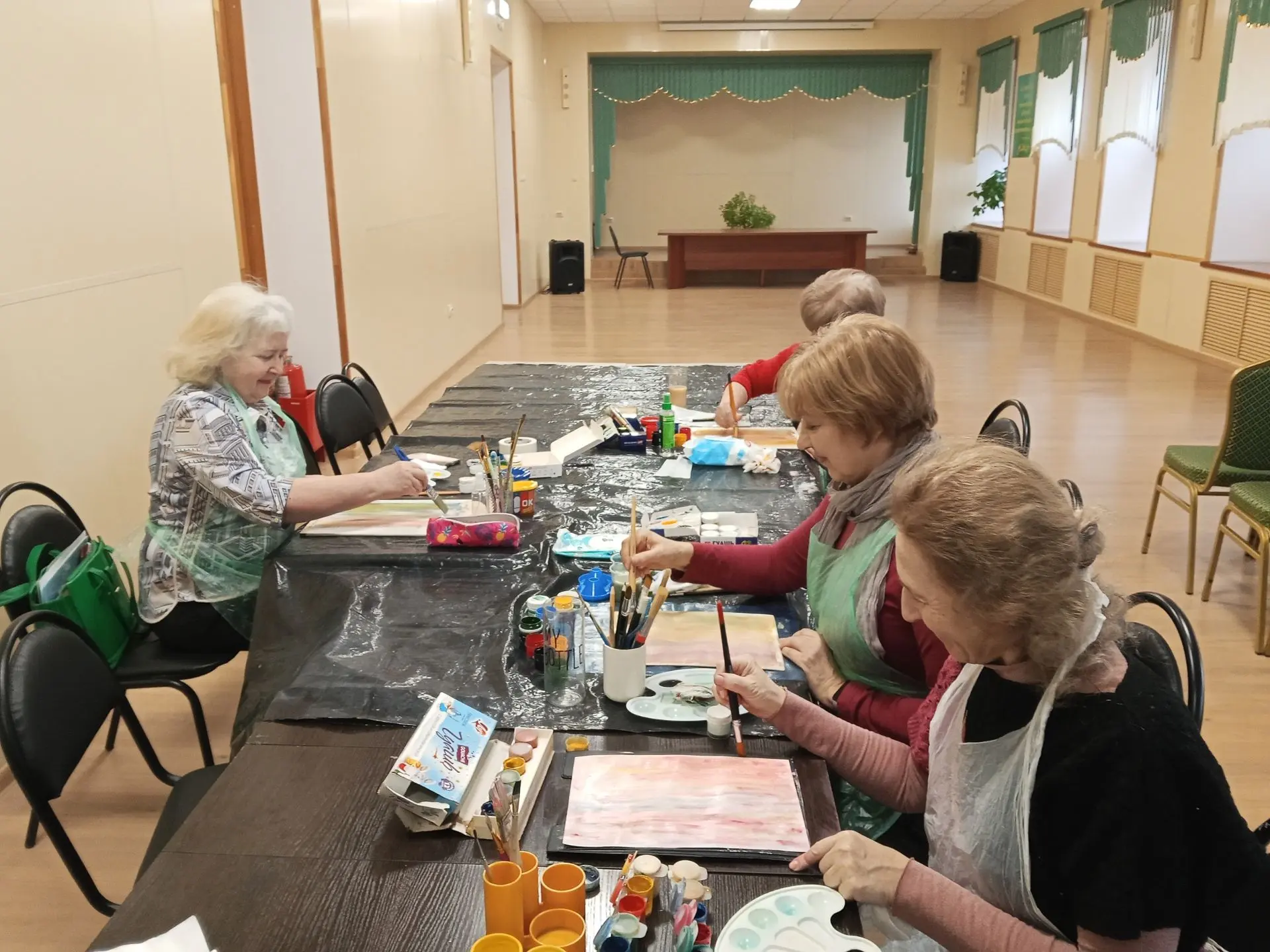 Участники проекта «Курское долголетие» г. Курска вновь погрузились в мир творчества Участники проекта «Курское долголетие» г. Курска вновь погрузились в мир творчества