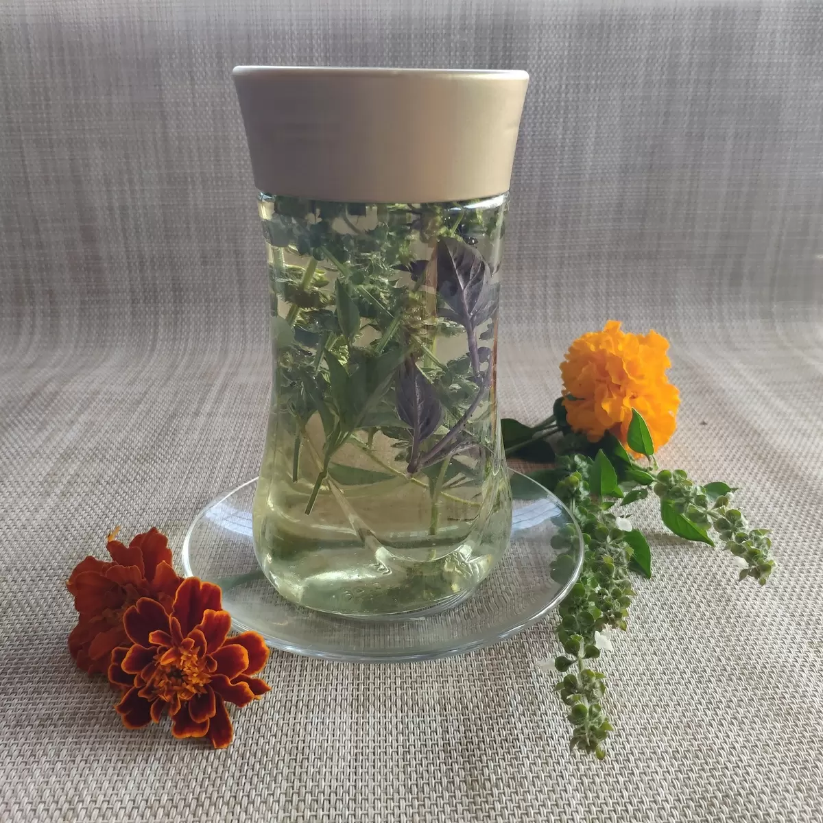 Аромат домашнего масла с базиликом: простой рецепт для гурманов