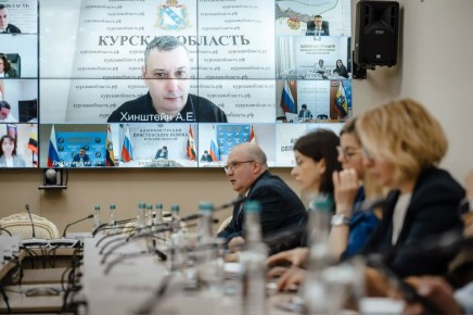 Александр Хинштейн: Рабочую неделю начали по традиции с открытого заседания Правительства Курской области