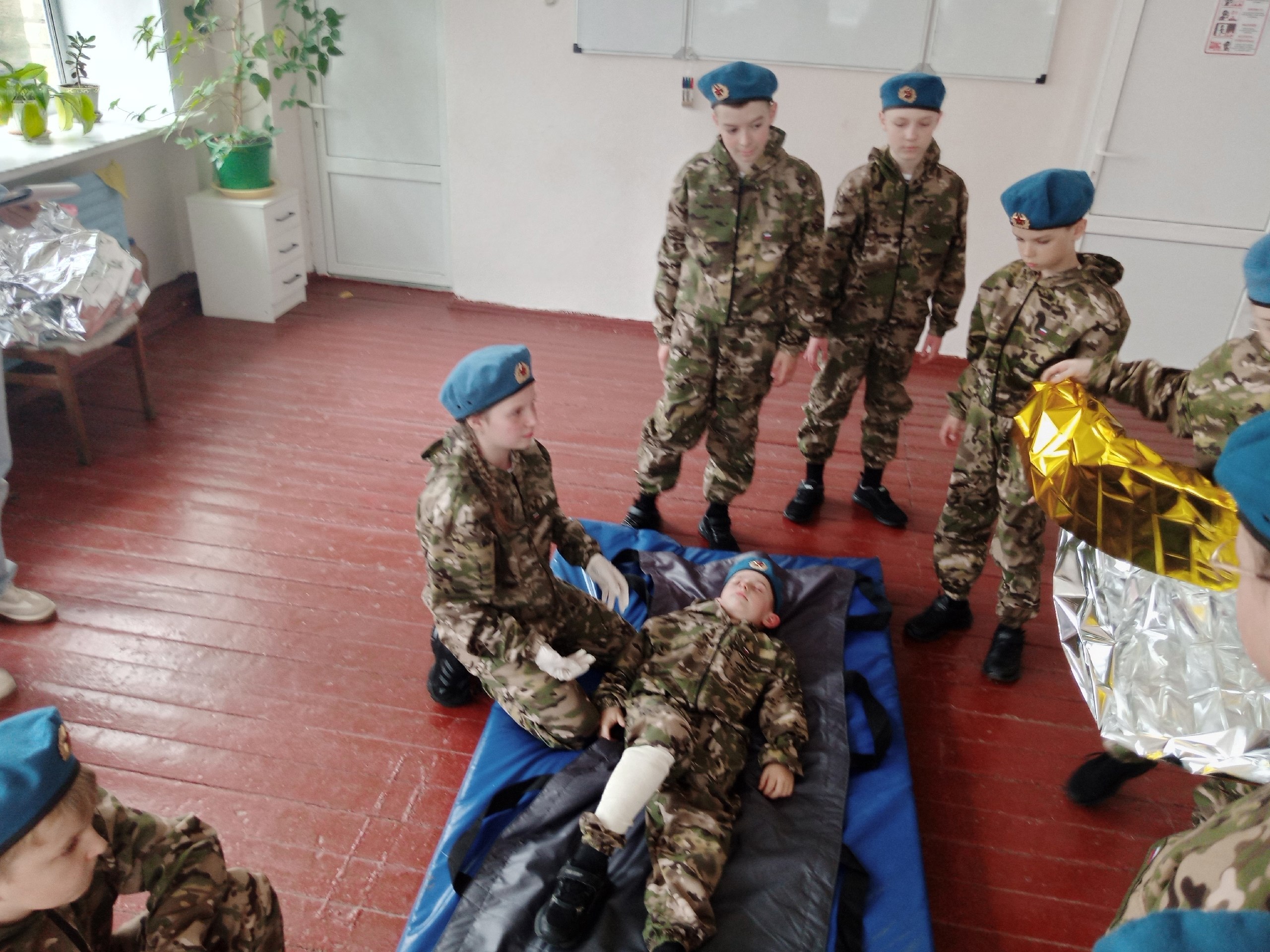 На базе МКОУ "Большежировская СОШ" Фатежского района прошел захватывающий муниципальный этап военно-патриотической игры "Зарница 2.0" среди младшей возрастной категории На базе МКОУ "Большежировская СОШ" Фатежского района прошел захватывающий муниципальный этап военно-патриотической игры "Зарница 2.0" среди младшей возрастной категории