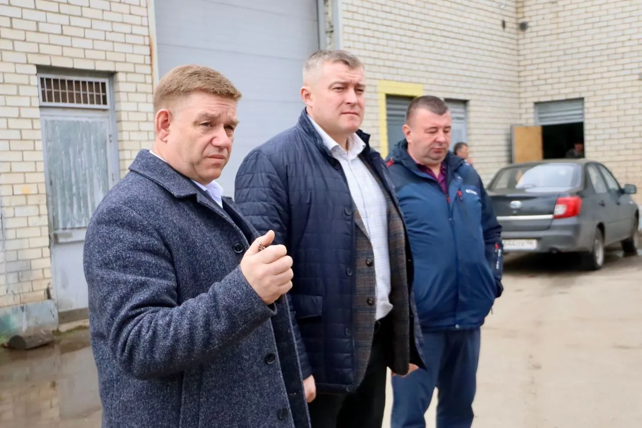 Сегодня Глава Курского района Сергей Курносов встретился с коллективом районного МУП ЖКХ «Родник» Сегодня Глава Курского района Сергей Курносов встретился с коллективом районного МУП ЖКХ «Родник»