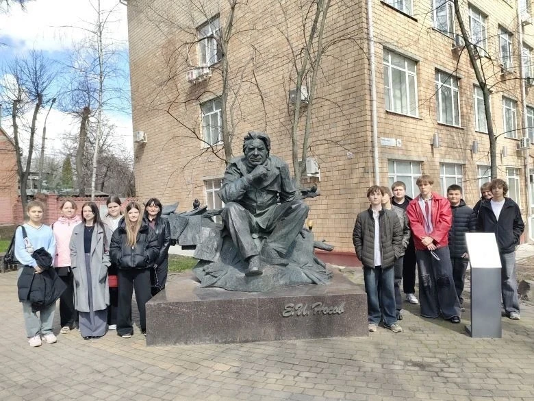 Сотрудники Центра историко-культурного наследия города Курска провели экскурсию для ребят и педагогов Замостянской школы Суджанского района